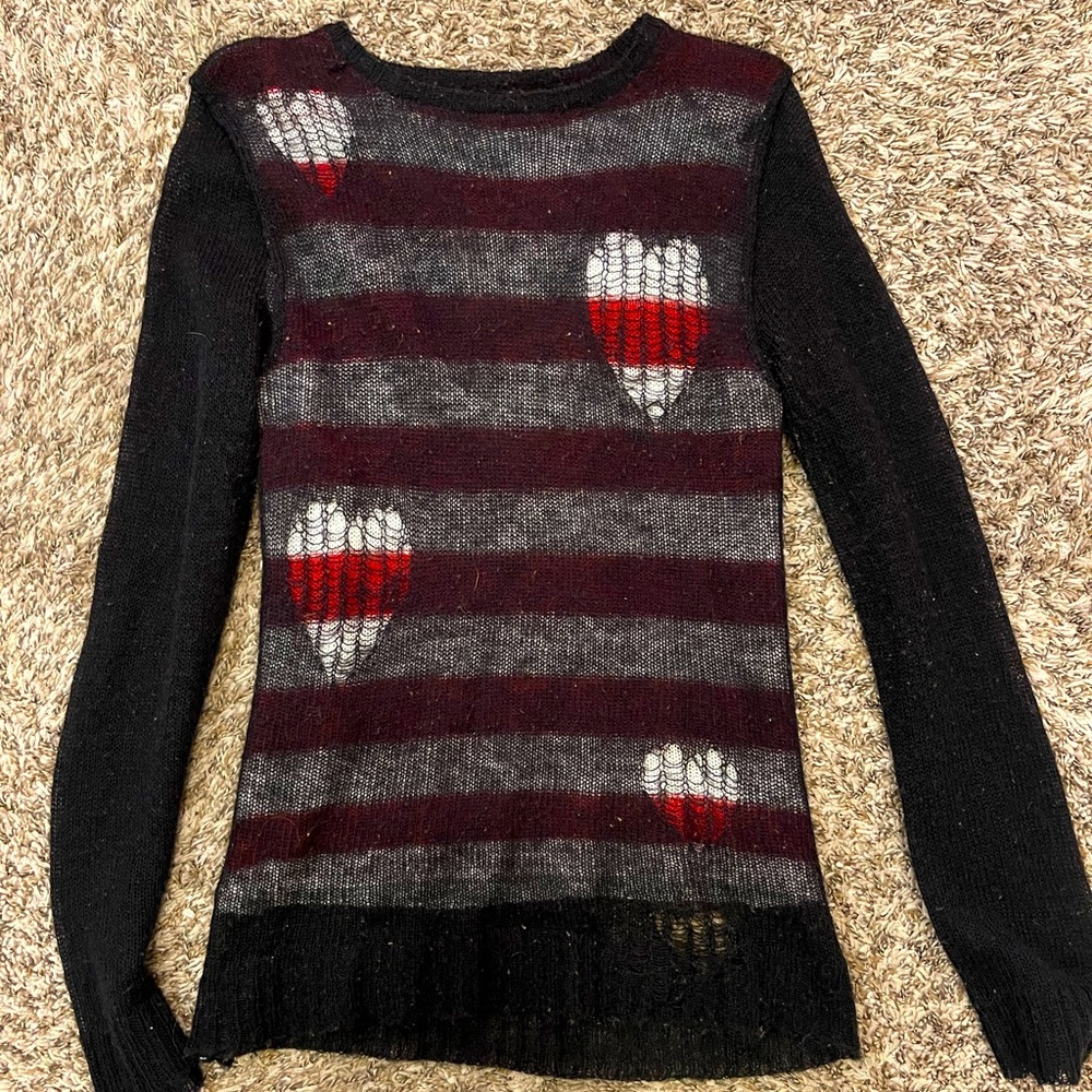 JOAN JETT/Tripp NYC Sheet Heart Pullover Sweater